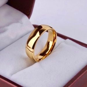 Gorgeous Goldtone Ring